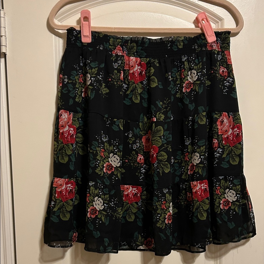 LOFT Black Floral A-Line Skirt size medium